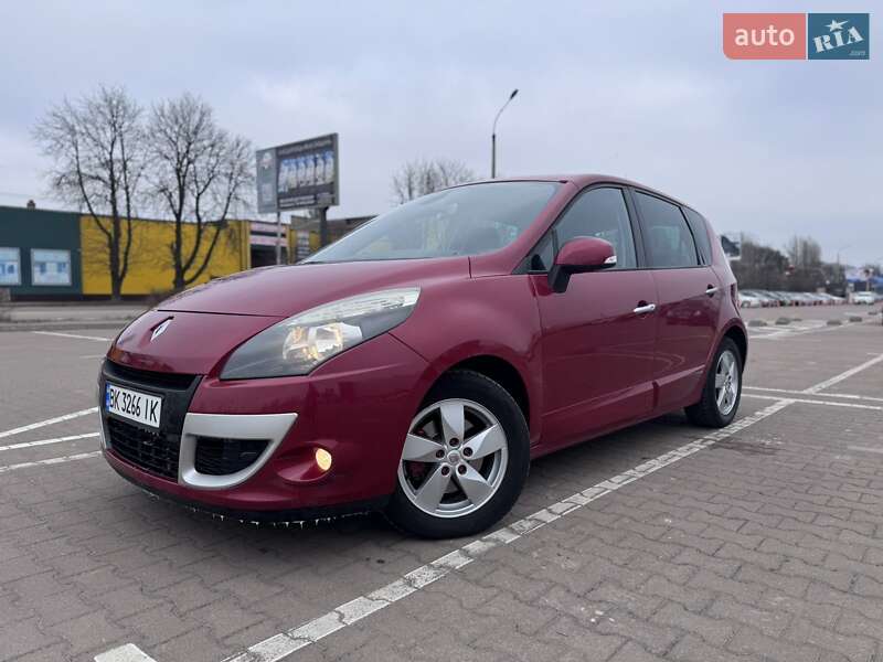 Минивэн Renault Scenic 2010 в 