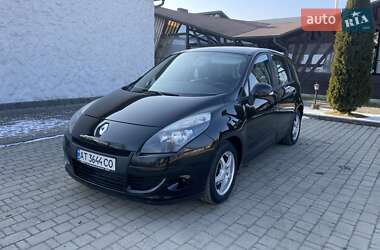 Минивэн Renault Scenic 2011 в Косове