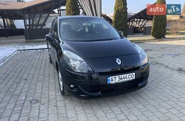 Минивэн Renault Scenic 2011 в Косове