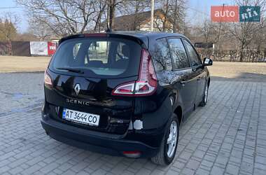 Минивэн Renault Scenic 2011 в Косове