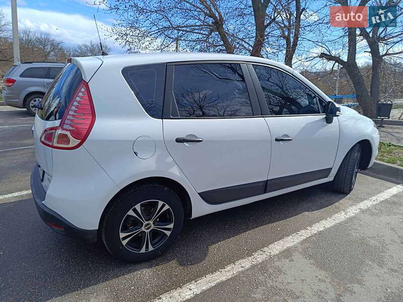 Мінівен Renault Scenic 2010 в Кропивницькому