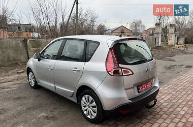 Минивэн Renault Scenic 2011 в Хороле