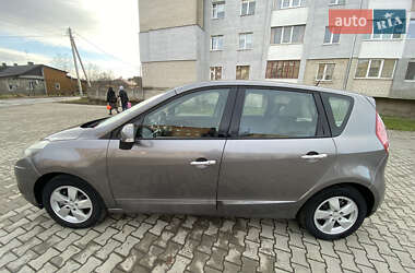 Минивэн Renault Scenic 2011 в Дубно