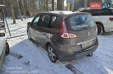 Минивэн Renault Scenic 2010 в 
