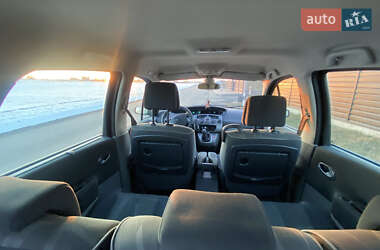 Минивэн Renault Scenic 2003 в 