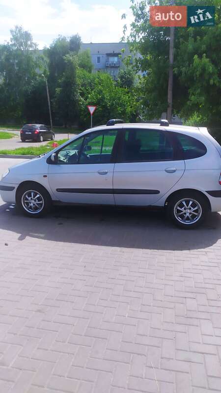 Минивэн Renault Scenic 2002 в Золотоноше