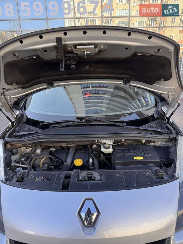 Минивэн Renault Scenic 2010 в Ивано-Франковске