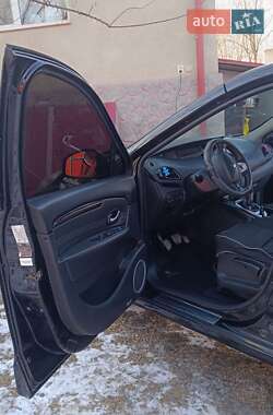 Минивэн Renault Scenic 2011 в 
