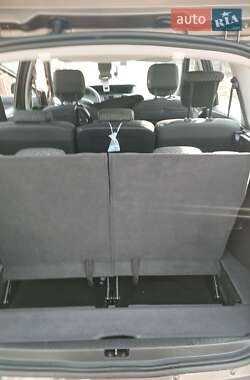 Минивэн Renault Scenic 2011 в 