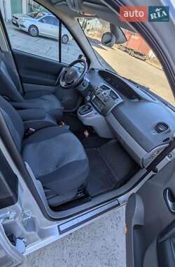 Минивэн Renault Scenic 2005 в 