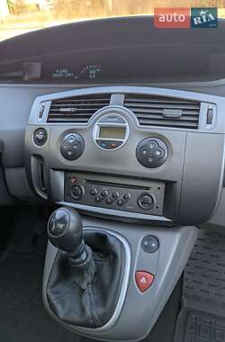 Минивэн Renault Scenic 2005 в 