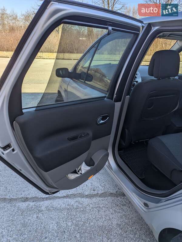 Мінівен Renault Scenic 2005 в Стрию
