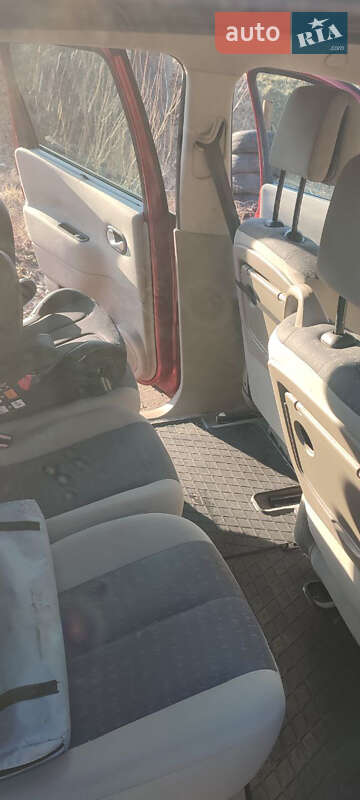 Мінівен Renault Scenic 2004 в Моршині