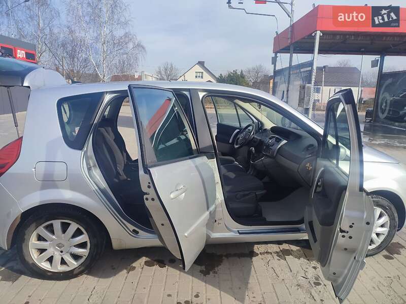 Минивэн Renault Scenic 2007 в Ровно