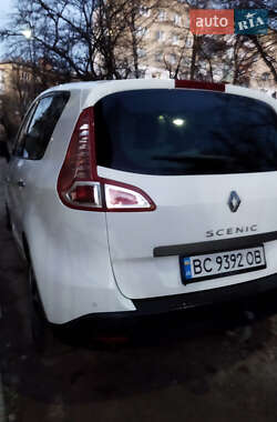 Минивэн Renault Scenic 2011 в 