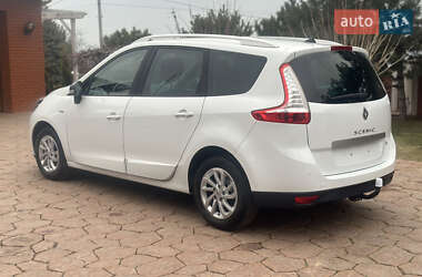 Минивэн Renault Scenic 2015 в 