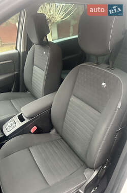 Минивэн Renault Scenic 2015 в 