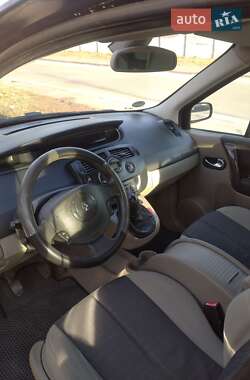 Минивэн Renault Scenic 2003 в 