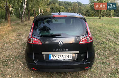 Минивэн Renault Scenic 2011 в 
