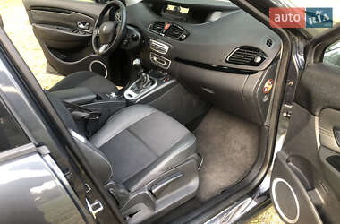 Минивэн Renault Scenic 2011 в 