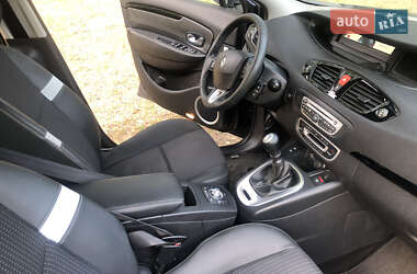 Минивэн Renault Scenic 2011 в 