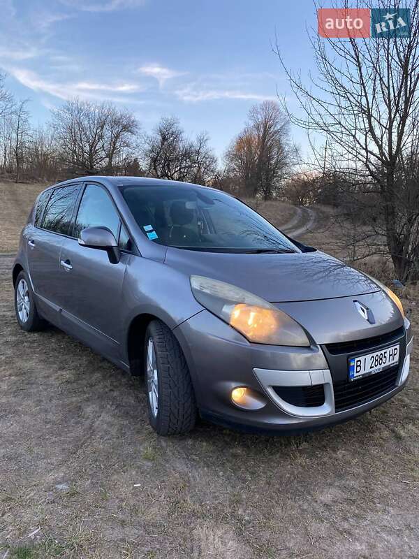 Минивэн Renault Scenic 2010 в Миргороде