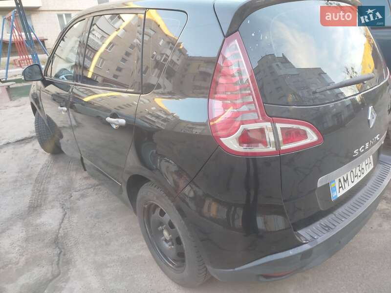 Минивэн Renault Scenic 2010 в Коростене