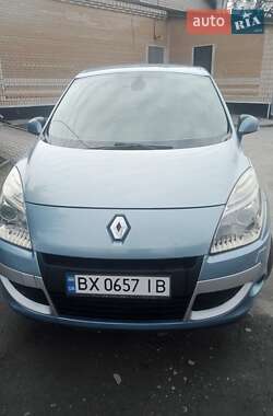 Минивэн Renault Scenic 2010 в 