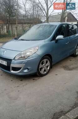 Минивэн Renault Scenic 2010 в 