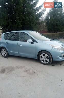 Минивэн Renault Scenic 2010 в 