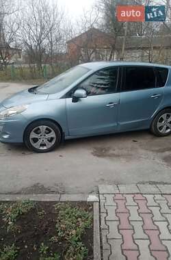 Минивэн Renault Scenic 2010 в 