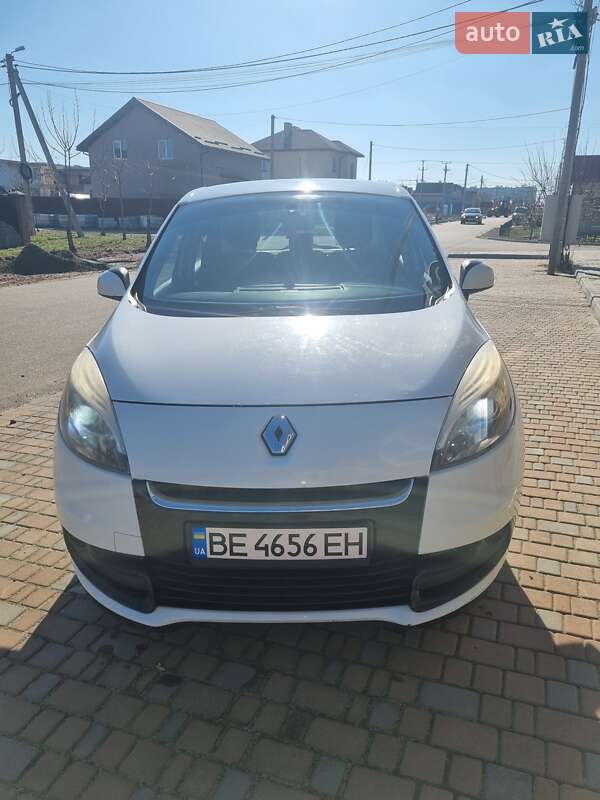 Мінівен Renault Scenic 2012 в Софіївській Борщагівці