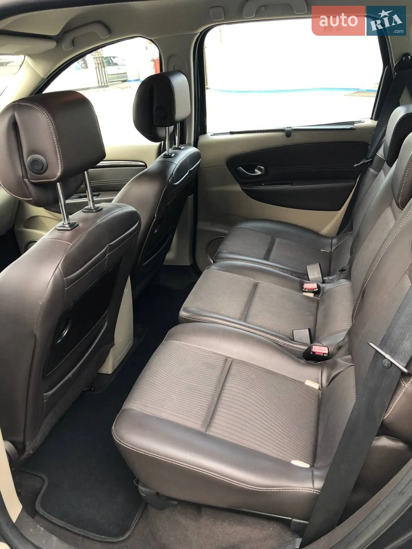 2010 Renault Scenic - мініатюра 9