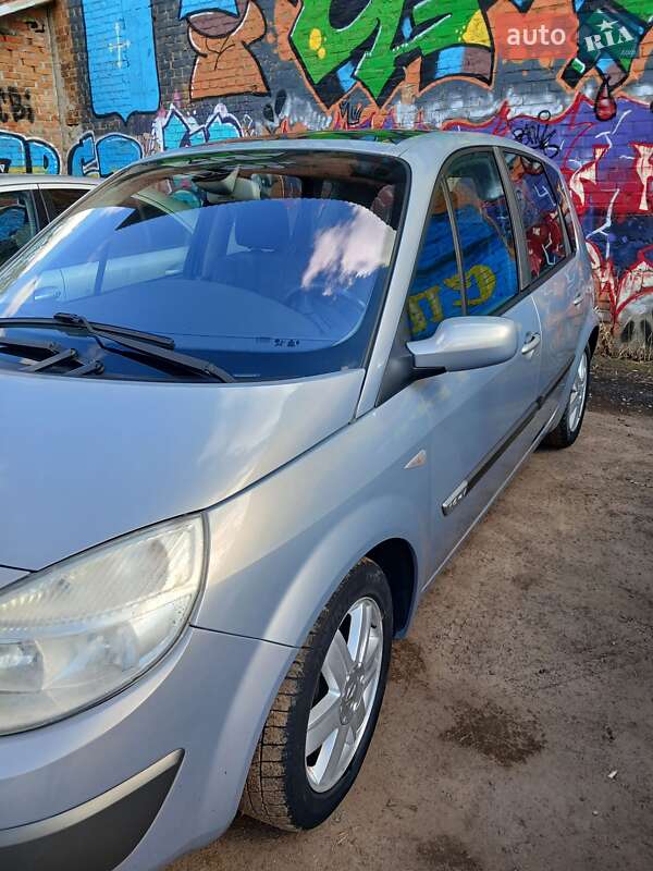 Минивэн Renault Scenic 2005 в Ахтырке