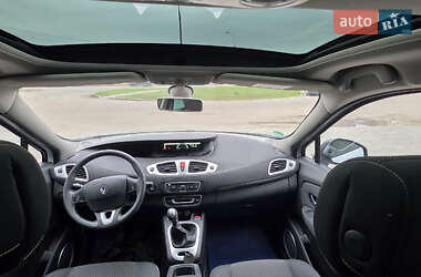 Минивэн Renault Scenic 2009 в 
