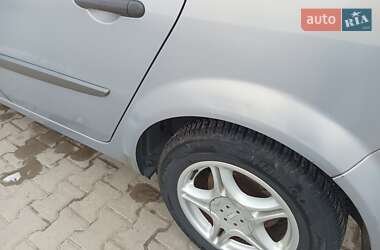 Минивэн Renault Scenic 2005 в 