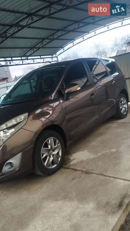 Renault Scenic 2011