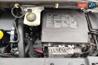 Минивэн Renault Scenic 2014 в 