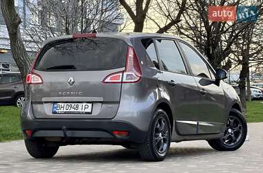 Минивэн Renault Scenic 2011 в 