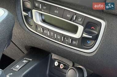 Минивэн Renault Scenic 2011 в 