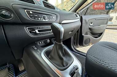 Минивэн Renault Scenic 2011 в 