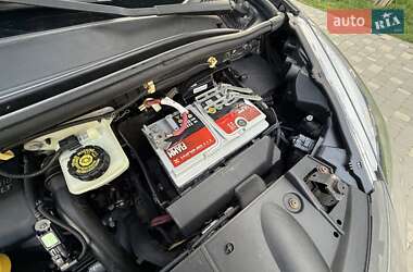 Минивэн Renault Scenic 2011 в 