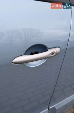 Минивэн Renault Scenic 2010 в 