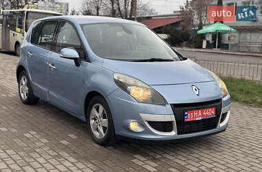 Минивэн Renault Scenic 2010 в 