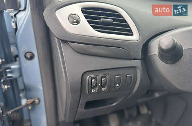 Минивэн Renault Scenic 2010 в 