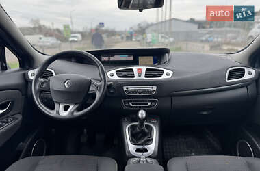 Минивэн Renault Scenic 2010 в 