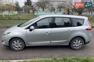 Минивэн Renault Scenic 2011 в 