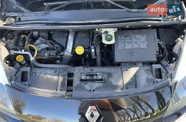 Минивэн Renault Scenic 2011 в 