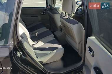 Минивэн Renault Scenic 2005 в 