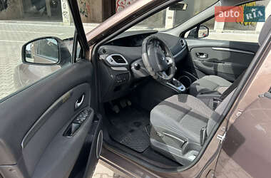 Минивэн Renault Scenic 2011 в 